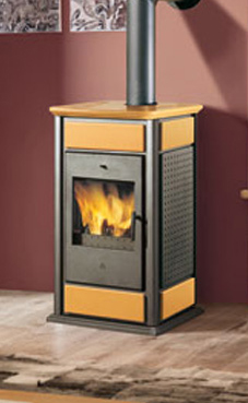 EDILKAMIN WARM BASE 19,7 Kw estructura y fuego de acero, decoraciones y top en ceramica roja / ambar ,frontal, laterales y base de fundición..Troncos de leña de máximo 33 cm.verticales